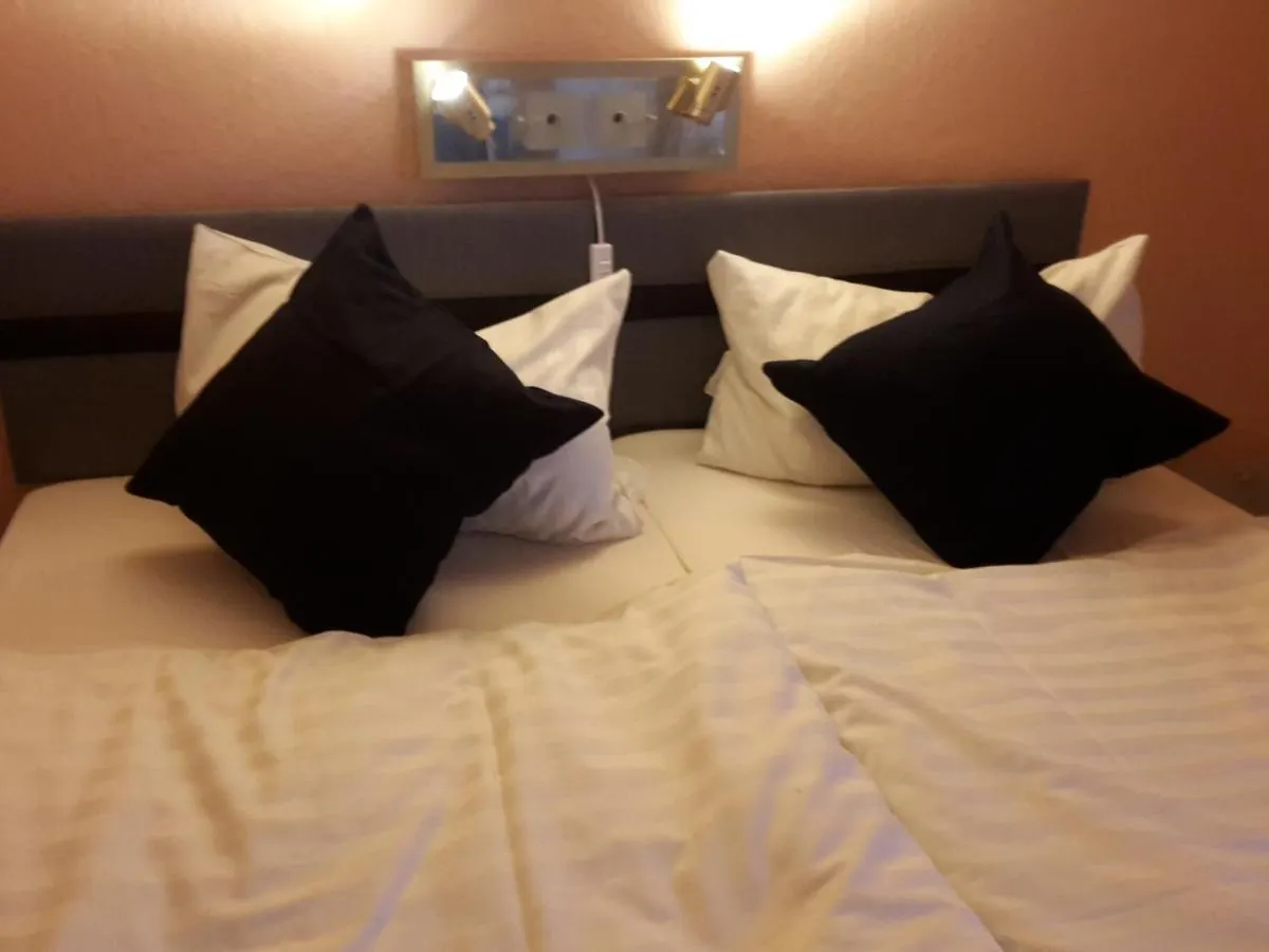 Ferienwohnung Dresden West 0*,